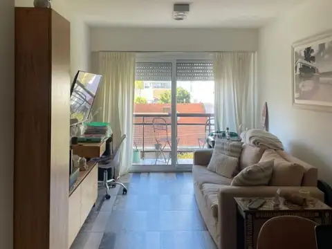Venta Departamento 2 ambientes con cochera y baulera en Zona Güemes.