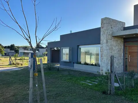 alquiler casa 3 dormitorios barrio brisanova pueblo esther