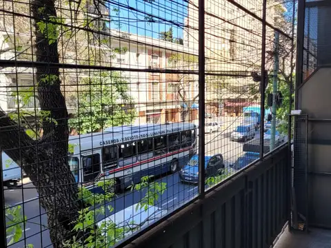 Av Gral Diaz Velez 3900, Piso 1