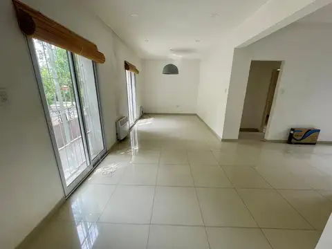 Depto Tipo Casa 3 ambientes con 1 baño