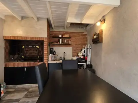 VENTA DUPLEX 3 AMBIENTES GARAGE JARDIN QUINCHO