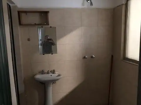 INMOBILIARIA VENDE  GALPON V.URQUIZA