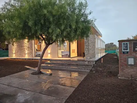 Casa en Venta en Pilar del Este - San Ramiro, USD 225.000