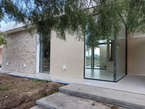 Casa en venta a Estrenar en San Ramiro