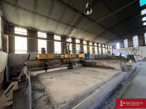 LA FALDA (SANTA MARIA DE ORO 967) - ALQUILER 3 GALPONES 1769 M2