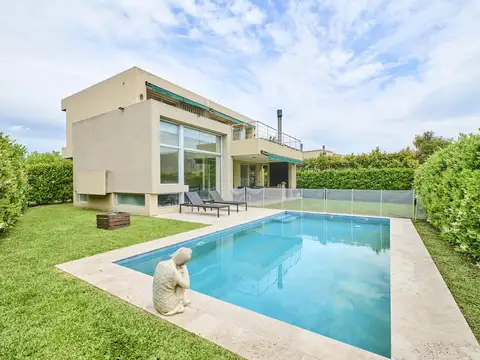 CASA 5 AMBIENTES CON PILETA - AYRES PLAZA PILAR