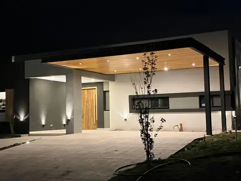 Casa en ALQUILER ANUAL con muebles Naudir - 3 habitaciones y piscina