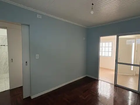 Depto Tipo Casa en Alquiler en Isidro Casanova, $ 790.000