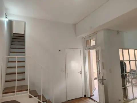 Depto Tipo Casa 3 ambientes con 2 baños