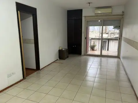 Depto Alquiler Balvanera con Cochera  Balcón 3 Amb