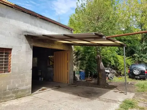 Venta de Galpón ubicado sobre Calle J.M. de Estrada y Dastug