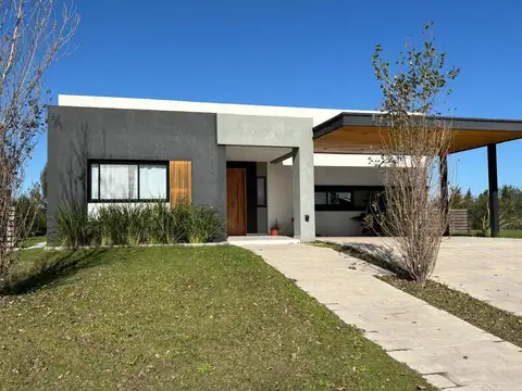 Casa en Venta con 1 cochera