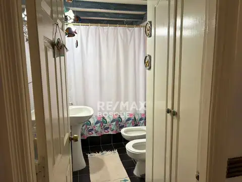 Casa en Alquiler con 1 cochera