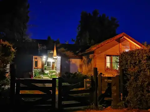 Complejo de Cabañas. Casa, Bungalows. Playa Serena. Bariloche. Nahuel Huapi, Lago Moreno. Sur