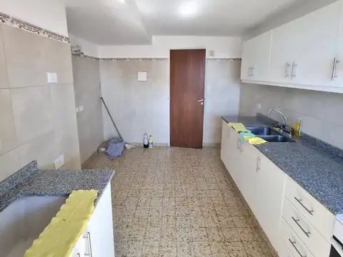 HERMOSO DEPTO. 3 AMBIENTES EN ALQUILER - VICENTE LOPEZ - EXCELENTE UBICACION
