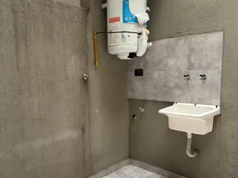 Depto Tipo Casa en Alquiler en Lomas del Mirador, $ 550.000