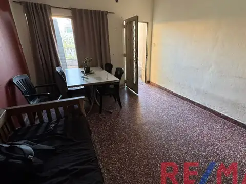 VENTA CASA 3 AMB MORON EN LOTE PROPIO A RECICLAR