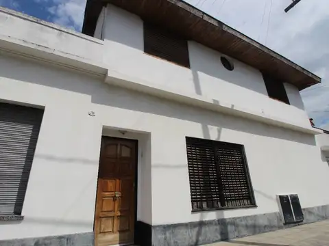 OPORTUNIDAD CASA C JARDIN + DPTO 3 AMB + LOCAL EN ESQUINA