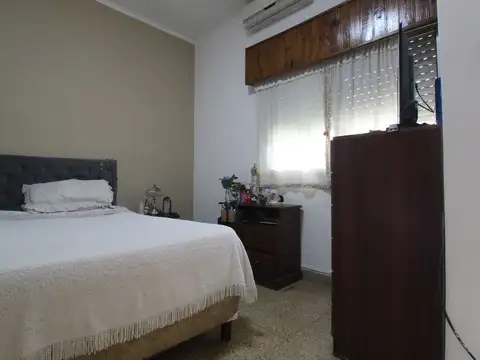 OPORTUNIDAD CASA C JARDIN + DPTO 3 AMB + LOCAL EN ESQUINA