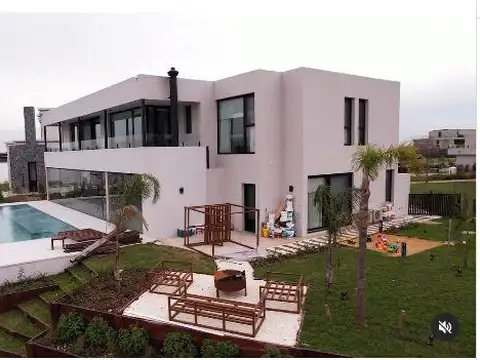 MUELLES PUERTOS DEL LAGO   al 100