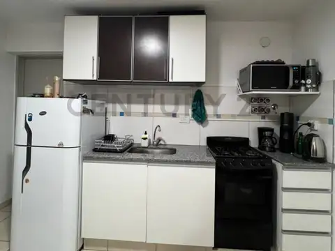 cadetes chilenos 1200, Piso 0