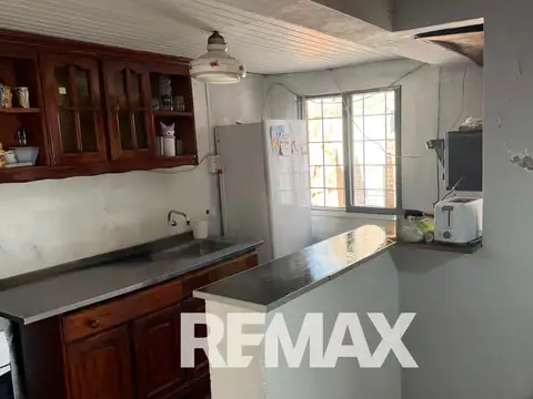Casa 5 ambientes con 1 baño