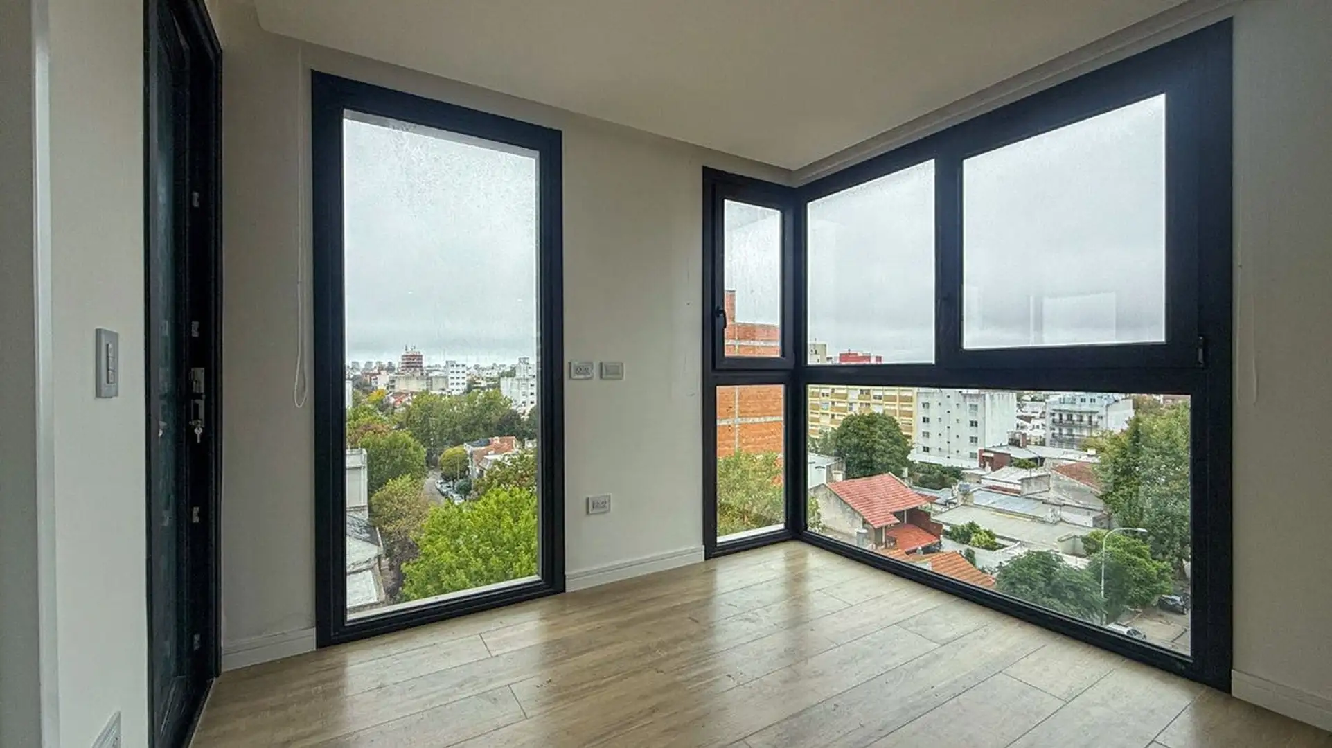 En Venta Piso 3 Ambientes a Estrena - CHAUVIN
