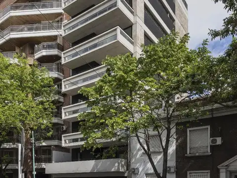 Piso en Venta de 4 Ambientes con Dependencia - Balcon  - Cochera Opcional