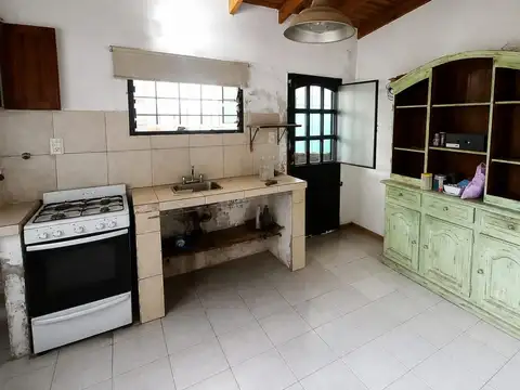 Casa 4 ambientes con 1 baño
