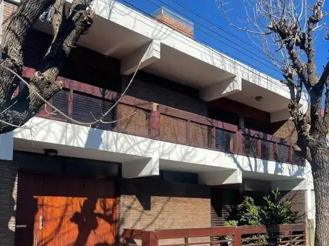 EXCLUSIVA RESIDENCIA CON ALTO NIVEL DE CONSTRUCCIÓN