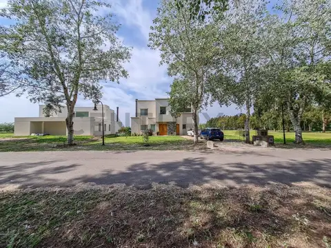 Casa en Venta en Haras Del Sur 3, USD 240.000