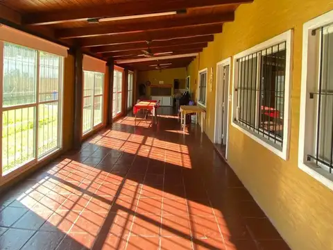 Casa 3 ambientes con 2 baños