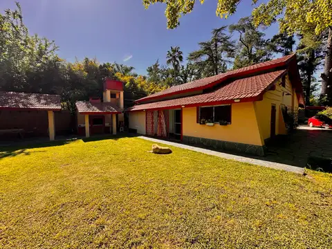 Casa en Venta con 10 cocheras