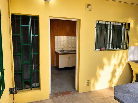 EN VENTA | CASA DOS DORMITORIOS - PEREZ