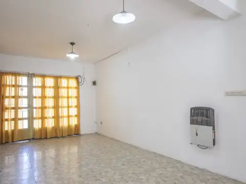 VENTA CASA FRENTE EN BARRIO LAS HERAS