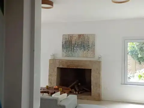 Casa 4 ambientes con 3 baños