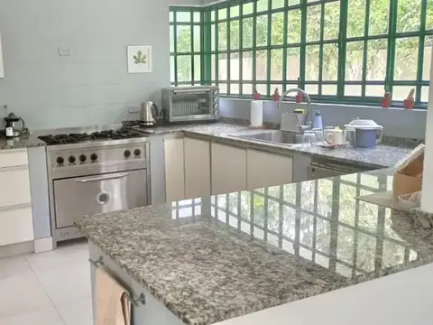 Casa en Alquiler de 3 dormitorios