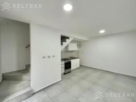 Depto Tipo Casa 2 ambientes con 1 baño