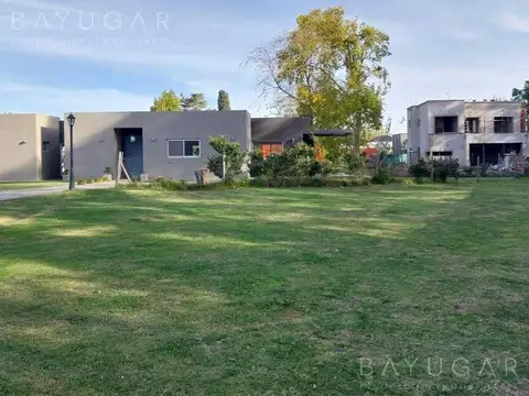 Terreno en Venta 27  mts Fondo