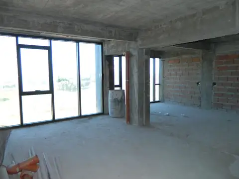OFICINA EN VENTA * DISTRITO T * CON COCHERA
