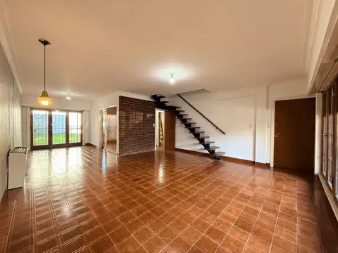 Casa 3 ambientes con 2 baños