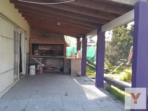 Casa 2 ambientes con 1 baño
