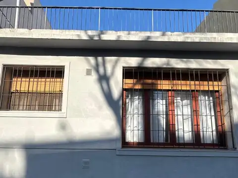 Depto Tipo Casa en Alquiler de 3 ambientes