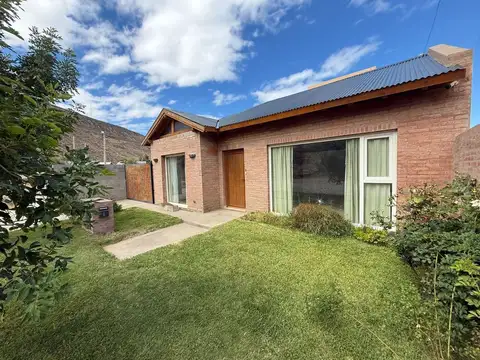 CASA RADA TILLY LOS LAGOS 2 DORM Y QUINCHO!