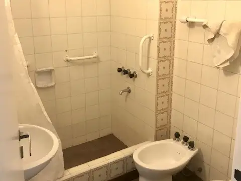 Franklin D Roosevelt 2600, Piso 2