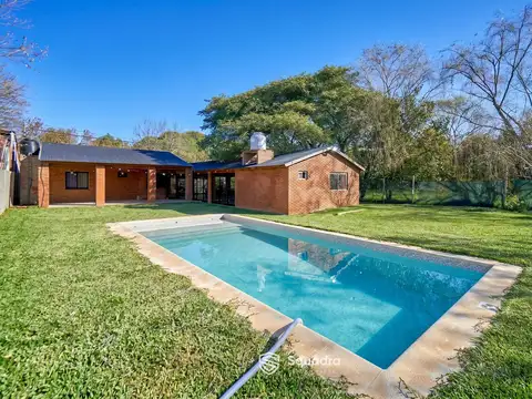 VENTA - Casa 2 dormitorios con piscina, quincho y parrilla - Funes, Santa Fe.