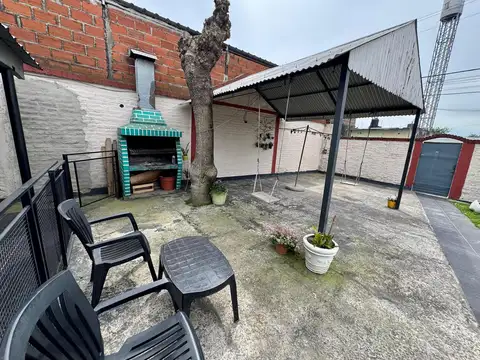 Casa en Venta con 4 cocheras
