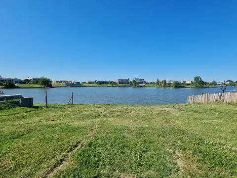 Venta de lote a la laguna en San Sebastian, Escobar