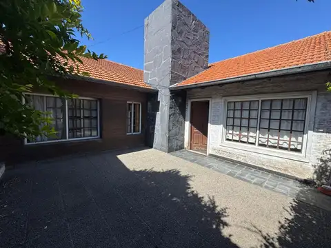 VENTA CASA 3 AMBIENTES QUILMES OESTE  CON JARDIN