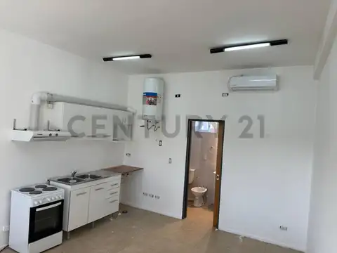 Depto sobre Av. Menéndez Pidal con balcon.